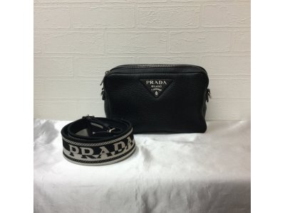 プラダ ショルダーバッグ をお買取させて頂きました！