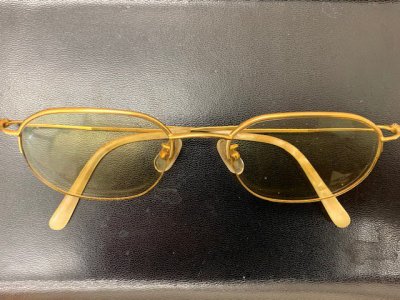 純金眼鏡 お買取りさせて頂きました。金歯の買取りも当店です。