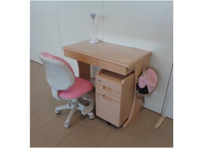 日本の机「ポライト」と回転椅子の組み合わせ例紹介