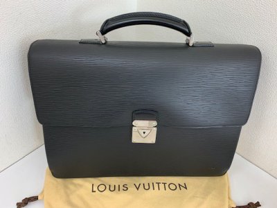 ヴィトン エピ ビジネスバッグ 高額査定となりました