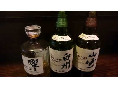 本日4日(金)は17:00より営業します。ビールやハイボール・サワー・焼酎以外にも色々お酒を用意してます。