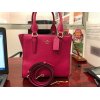 発色の良いコーチ!!　高価買取☆　【COACH　コーチ　2WAY　ハンドバッグ　ショルダーストラップ付き　ホットピンク　未使用品】高価買取させて頂きました!!　ヴィトンについでお持込の多いブランド　コーチも高価買取致します!!　コーチ　マイケルコース　ラシット　ケイトスペード　レスポートサック　などもお任せください☆　もちろんヴィトン　エルメス　シャネル　グッチ　プラダ　バレンシアガ　セリーヌなども高価買取!!
