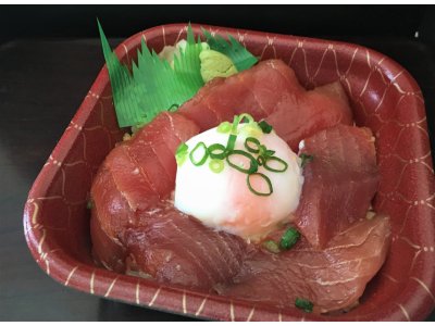 漬けマグロ温玉丼