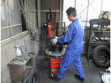 タイヤ交換作業