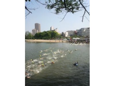 桜ノ宮ビーチで、水都大阪アクアスロン大会が開催されました