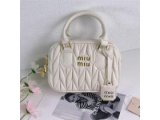 MIU MIU ハンドバッグ マトラッセ キルティング コンパクト ブラック ミュウミュウ