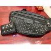 ♪プロの査定士にお任せ下さい♪　【JIMMY　CHOO　ジミーチュウ　STAR　スター　スタッズ　ボディバッグ　コンパクトウォレット】高価買取させて頂きました!!　自粛中・おうち時間で出てきたご不要品の売却が急増中!!　貴金属・ジュエリー・腕時計・バッグ・カメラ・電化製品・金貨・インゴット・喜平・ダイヤモンド・宝石・チケット・商品券・株主優待券・切手などなど高価買取!!
