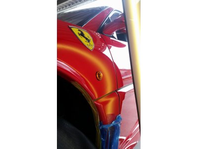 フェラーリ355ベルリネッタ　フロントフェンダーの凹み