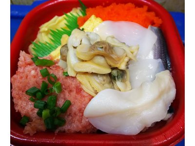 バラ炙りサンマ丼、大人気です！