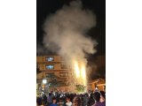 周りに沢山の観客です
