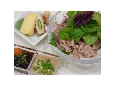カフェケイアンドユウです。只今、ランチタイム15:00まで継続中、席にまだ余裕ございます。