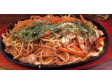 本日８日(金)は17:30より営業いたします。  『がっつりソース焼きそば（650円）』 ボリューム満点で食べごたえ抜群です！