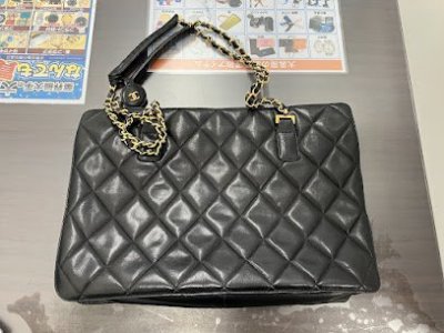 シャネル チェーンショルダーバッグ ご売却いただきました。
