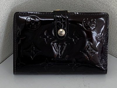 ヴィトン財布 高価買取りさせて頂きました。 外貨両替 土日祝日も19:00までOKです