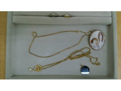 K18ネックレス買取しました。質岡崎質屋岡崎市貴金属ジュエリー金プラチナダイヤモンド時計ロレックスオメガブランドバックルイヴィトンシャネルエルメス携帯スマートフォン商品券株主優待券図書カードクオカードのお買取は地域No1安心高価買取&質の大黒屋質岡崎店にお任せ下さい。