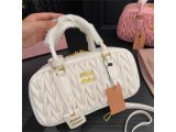 お手頃高品質 MIUMIU ハンドバッグ かわいい レザー 全革 収納力 ミュウミュウ