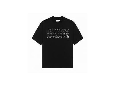 Maison Margiela Tシャツ タイポグラフィ&ドット装飾 独特デザイン 描く メゾン マルジェラ