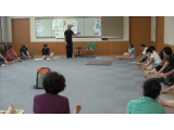 桑名市スター21　足もみ＆健康柔軟体操　１０回講座初日の様子です。