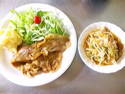 夕食