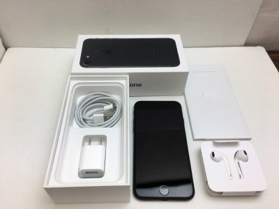 【販売終了】au Apple iPhone7 32GB ブラック MNCE2J/A ※SIMロック解除済み、利用制限○