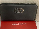 フェラガモ 財布 高価買取りさせて頂きました。 外貨両替も当店です。土日祝日も両替OK