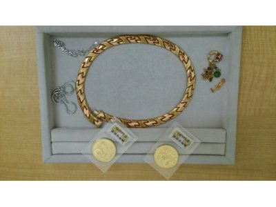 10万円金貨K18ネックレスなど買取しました。質岡崎質屋岡崎市貴金属ジュエリー金プラチナダイヤモンド時計ロレックスオメガブランドバックルイヴィトンシャネルエルメス携帯スマートフォン商品券株主優待券図書カードクオカードなどのお買取は地域No1安心高価買取&質の大黒屋質岡崎店にお任せ下さい。
