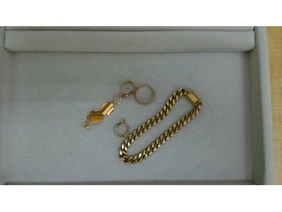 K18ブレスレット買取しました。質岡崎質屋岡崎市貴金属ジュエリー金プラチナダイヤモンド時計ロレックスオメガブランドバックルイヴィトンシャネルエルメス携帯スマートフォン商品券株主優待券図書カードクオカードのお買取は地域No1安心高価買取&質の大黒屋質岡崎店にお任せ下さい。