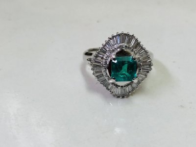pt900 エメラルドメレリングお買取致しました!