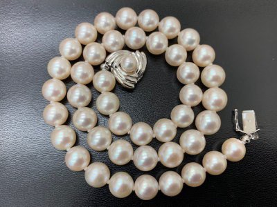 Ｋ14ＷＧ　パールネックレス　高価買取りさせて頂きました。　　外貨両替も当店です！　土日祝日も両替ＯＫ　ドル、ユーロの在庫豊富にございます！