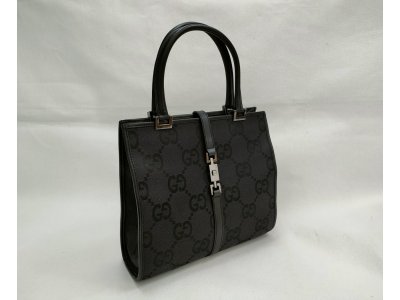 大黒屋 秦野店です。 7月8日（土） 本日も皆様のご来店、心よりお待ちしております！  【GUCCI グッチ GGキャンバス ハンドバッグ】  ブランドバッグ ・ブランド時計 中古品 買取強化中！！