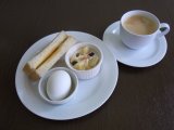 A モーニング 　　　トースト・ゆで卵・ヨーグルト＋コーヒーor紅茶