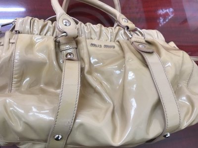 女性に人気のブランドバッグ ミュウミュウ