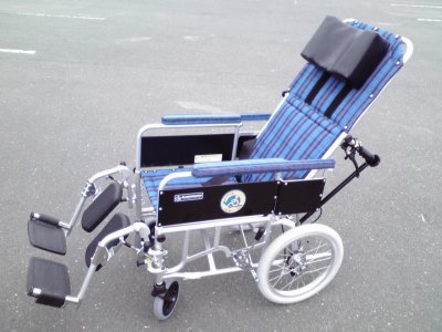リクライニング式車椅子 