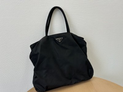 プラダ ナイロンバッグ