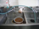 会館の厨房給湯管洗浄