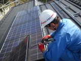 シャープ製太陽光施工中③ 太陽電池モジュールの結線