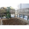 「木製フェンスと菜園」