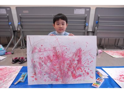 大きな紙に桜を描こう!!