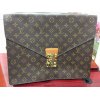 【LOUIS　VUITTON　ルイ・ヴィトン　M53335　ポルトドキュマン・セナチュール　書類かばん　書類ケース　モノグラム】お買取させて頂きました!!　20年以上前の製造ですが保管状態がよく、高価買取させていただきました!!　久里浜にあるリサイクル・ブランド買取店は大黒屋　京急久里浜駅前店へ!!