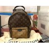 ☆入手困難・高価買取☆　【LOUIS VUITTON　ルイ・ヴィトン　M44870　パームスプリングスPM　リバース　バックパック　リュックサック　中古美品】高価買取させて頂きました!!　買取実績・買取高・地域No.1(^-^)!!　久里浜で査定・売却・買取をご希望のお客様は迷わず大黒屋 京急久里浜駅前店へ♪　鑑定査定歴10年以上・全国各地の買取激戦区でバイヤーを歴任したプロの買取鑑定査定士がしっかり査定致します!!(^-^)!!