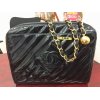 朝から怒涛の5組ご来店＆ご売却!!　【CHANEL　シャネル　エナメル　ゴールド金具　チェーンショルダーバッグ】お買取させて頂きました(^-^)!!　朝から、シャネル・グッチ・コーチ・ヴィトン・マークジェイコブス・携帯電話・野球チケット・商品券・貴金属とたくさんお持ちいただいております!!　地域の皆様に喜んでいただけるお店…大黒屋　京急久里浜駅前店をぜひご利用下さい!!　