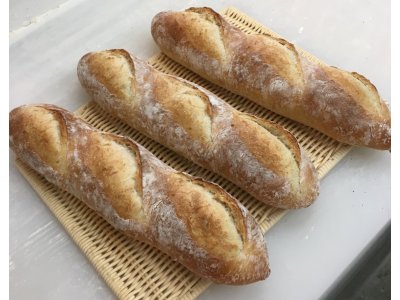 本日１６日(水)、天然酵母バタールはご予約にて完売となっております。 