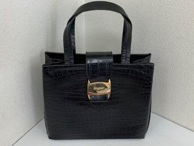 フェラガモ Ferragamo ハンドバッグ 高額査定となりました 外貨両替も好評