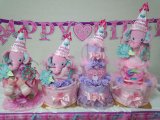 女の子が産まれたらピンクやローズのオムツケーキ！　