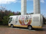 ビール缶のバス
