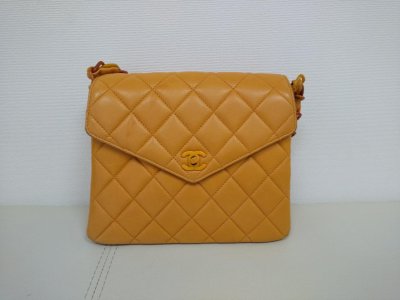 シャネルバック買取しました。質岡崎質屋岡崎市貴金属ジュエリー金プラチナダイヤモンド時計ロレックスオメガブランドバックルイヴィトンシャネルエルメス携帯スマートフォン商品券株主優待券図書カードクオカードのお買取は地域No.1安心高価買取&質の大黒屋質岡崎店にお任せ下さい。