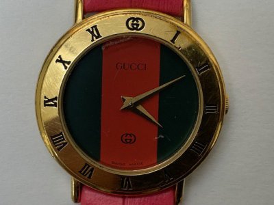 グッチ GUCCI クオーツ腕時計 高価買取りさせて頂きました。 電池切れ不動のクオーツ腕時計、「そのまま」お持ち下さい