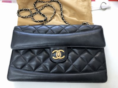シャネルチェーンバッグお買取致しました!
