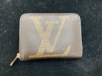 ルイヴィトン M67690 ジッピーコインパース ご売却頂きました。
