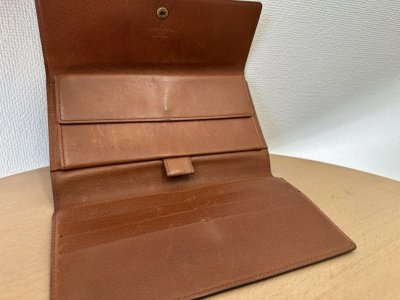 ルイヴィトン ポルト・トレゾール・インターナショナルなどのお財布のお買取